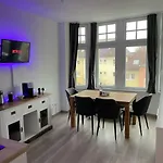 PS5+55 Zoll 4K Fernseher - Gaming Apartment